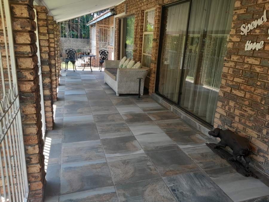 3 Bedroom Property for Sale in Safari Gardens North West